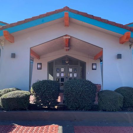 Howard Johnson By Wyndham Columbus Fort Moore Eksteriør billede