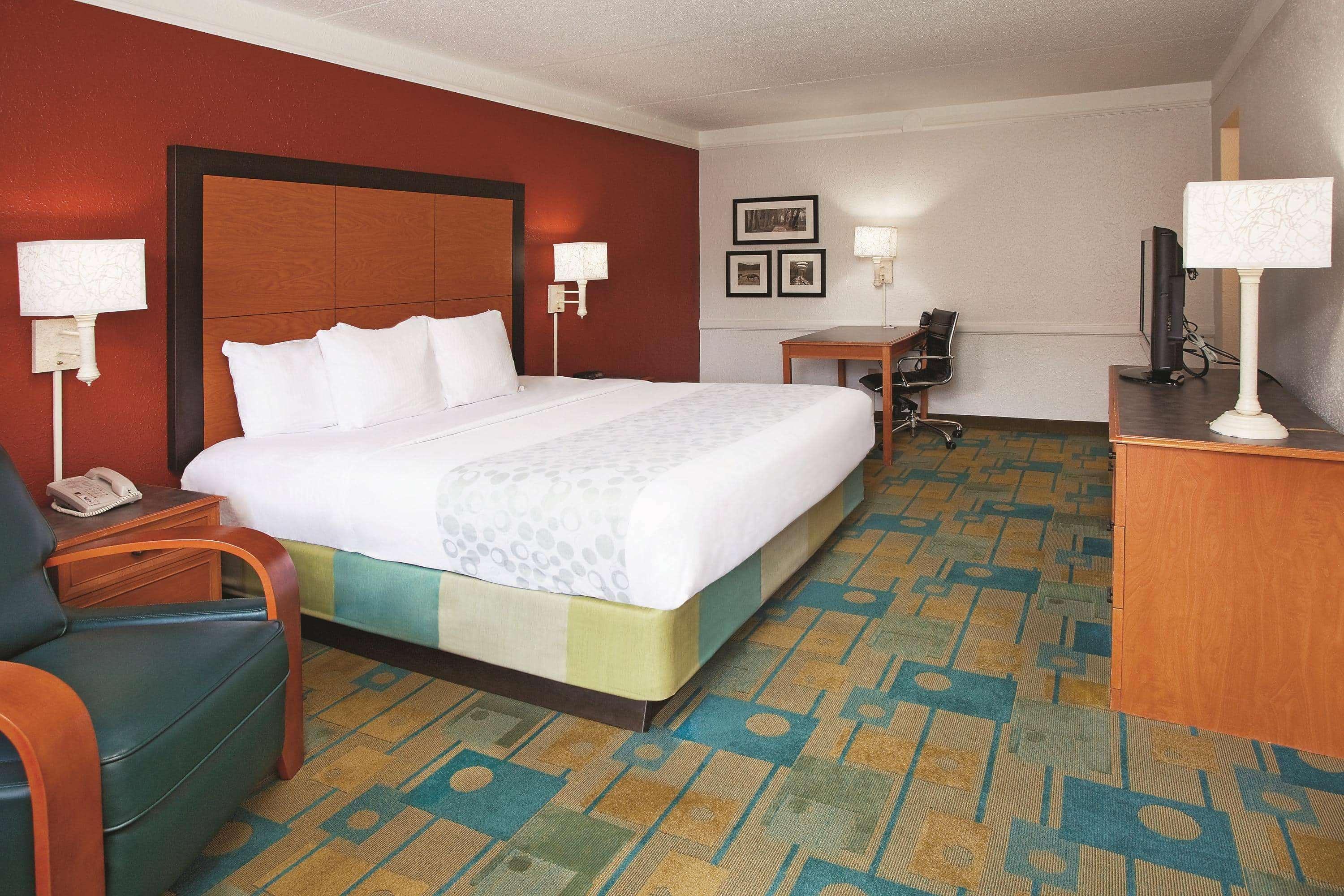 Howard Johnson By Wyndham Columbus Fort Moore Eksteriør billede